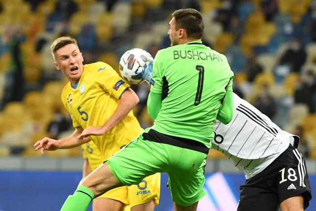 中国足球少年遇上英超小将